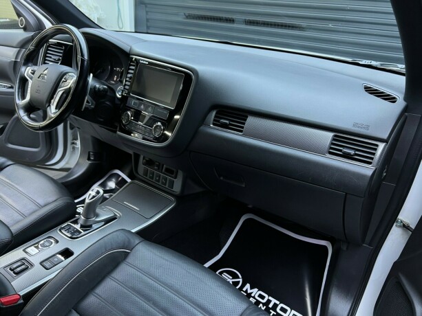 mitsubishi-outlander-elektrisitetbensin-2017-big-10