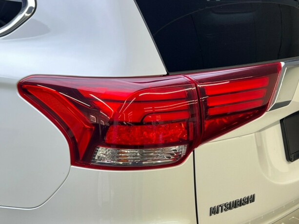 mitsubishi-outlander-elektrisitetbensin-2017-big-6