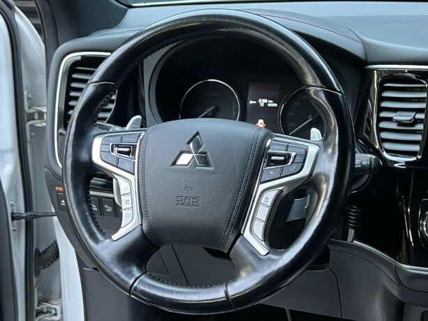 mitsubishi-outlander-elektrisitetbensin-2017-big-12