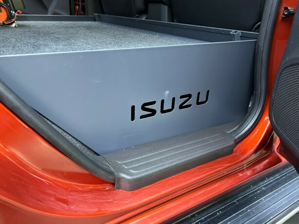 isuzu-d-max-diesel-2016-big-31