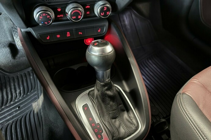 audi-a1-bensin-2012-big-13