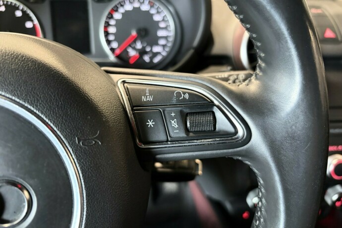 audi-a1-bensin-2012-big-16
