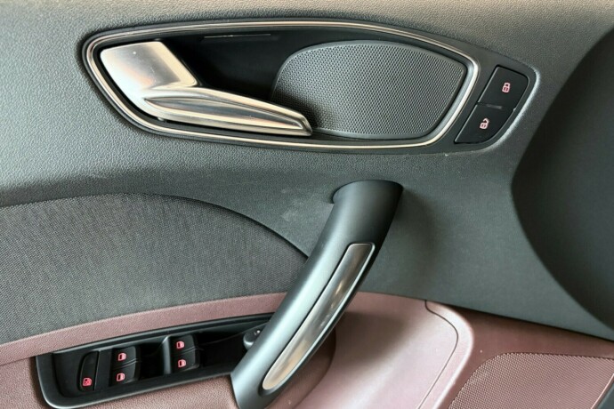 audi-a1-bensin-2012-big-10