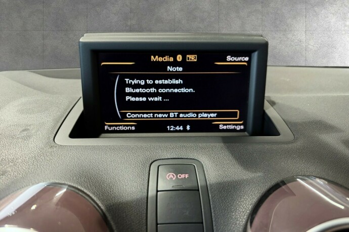 audi-a1-bensin-2012-big-19