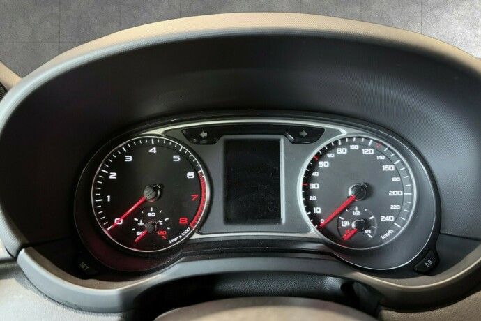 audi-a1-bensin-2012-big-18