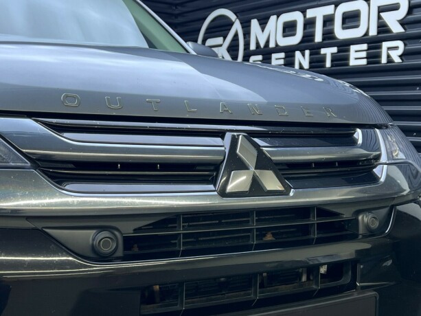 mitsubishi-outlander-elektrisitetbensin-2016-big-4