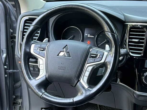 mitsubishi-outlander-elektrisitetbensin-2016-big-11