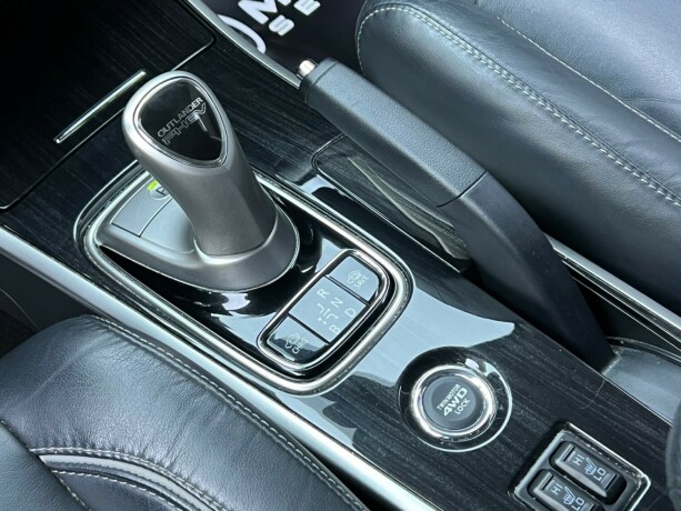 mitsubishi-outlander-elektrisitetbensin-2016-big-23