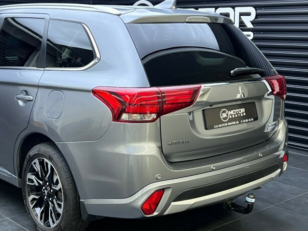 mitsubishi-outlander-elektrisitetbensin-2016-big-5