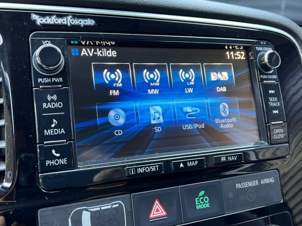 mitsubishi-outlander-elektrisitetbensin-2016-big-21