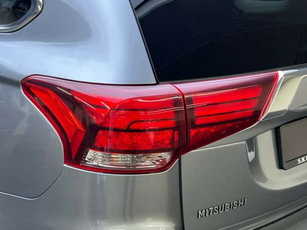 mitsubishi-outlander-elektrisitetbensin-2016-big-6