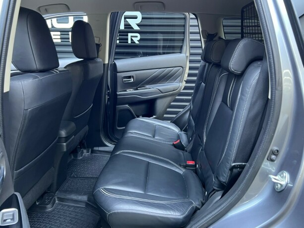 mitsubishi-outlander-elektrisitetbensin-2016-big-31