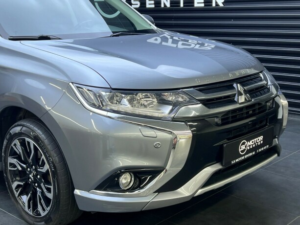 mitsubishi-outlander-elektrisitetbensin-2016-big-2