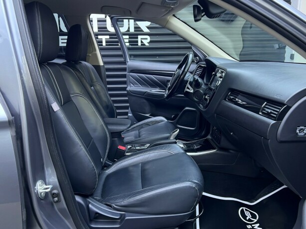 mitsubishi-outlander-elektrisitetbensin-2016-big-30