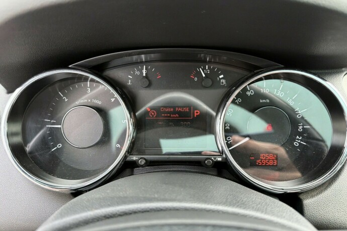 peugeot-5008-diesel-2015-big-11