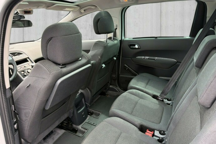 peugeot-5008-diesel-2015-big-17