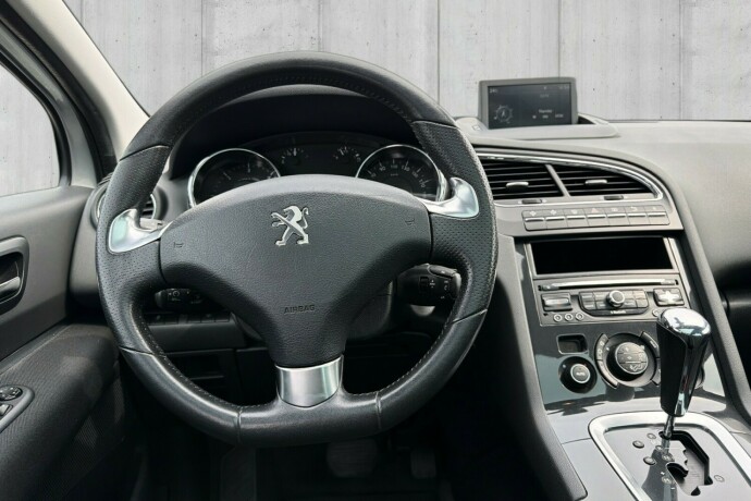 peugeot-5008-diesel-2015-big-10