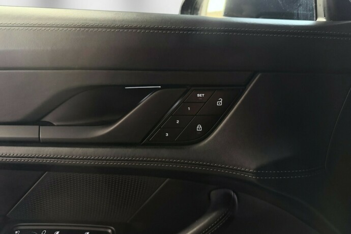 porsche-taycan-4-elektrisitet-2022-big-32