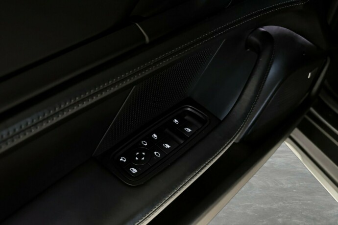 porsche-taycan-4-elektrisitet-2022-big-33