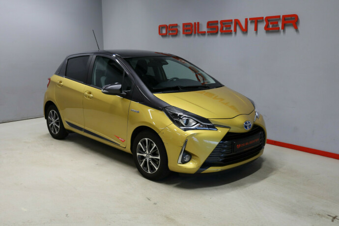 toyota-yaris-elektrisitetbensin-2019-big-0