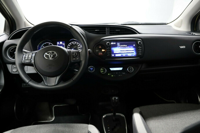 toyota-yaris-elektrisitetbensin-2019-big-12