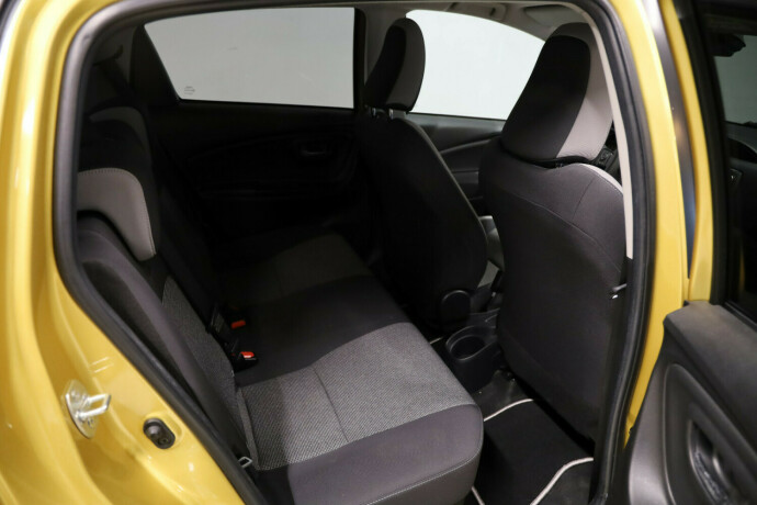toyota-yaris-elektrisitetbensin-2019-big-9