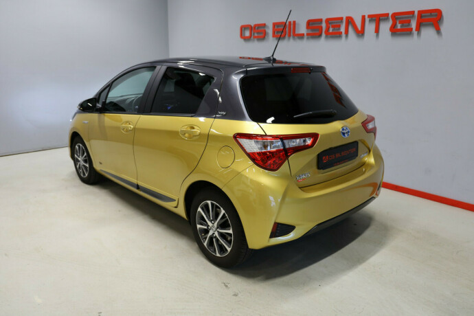 toyota-yaris-elektrisitetbensin-2019-big-5