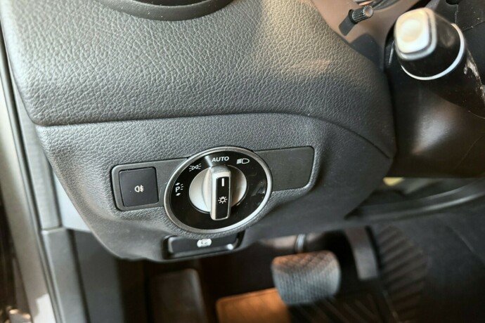 mercedes-benz-gla200-diesel-2015-big-26