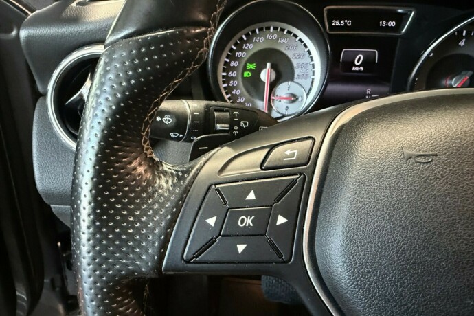 mercedes-benz-gla200-diesel-2015-big-14