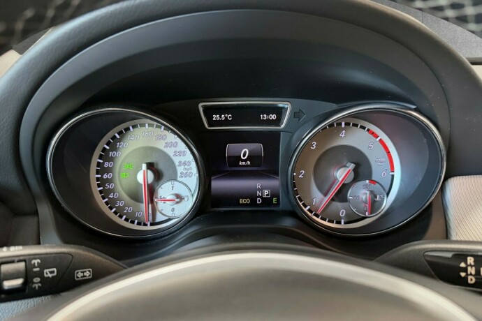 mercedes-benz-gla200-diesel-2015-big-12
