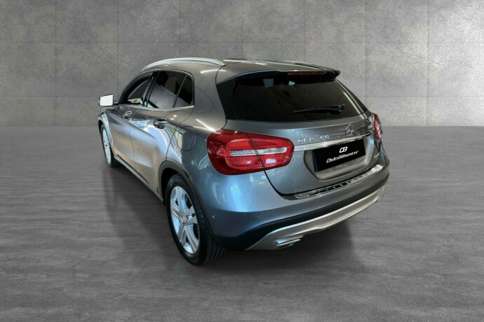 mercedes-benz-gla200-diesel-2015-big-3