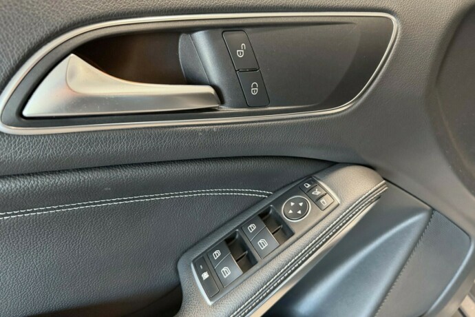 mercedes-benz-gla200-diesel-2015-big-27