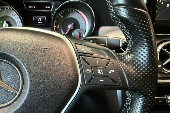 mercedes-benz-gla200-diesel-2015-big-15