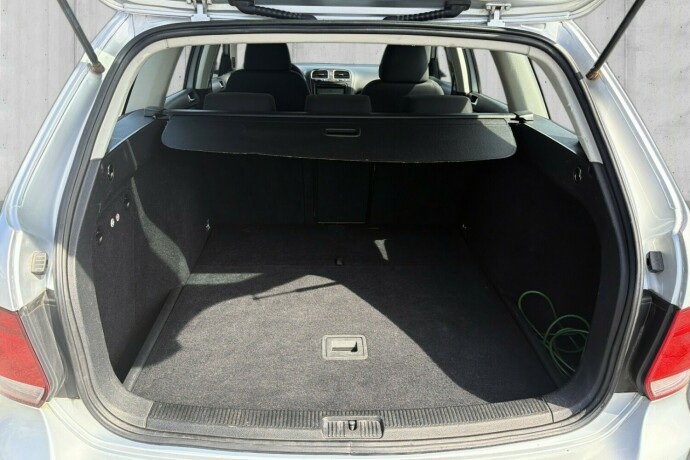 volkswagen-golf-diesel-2010-big-17