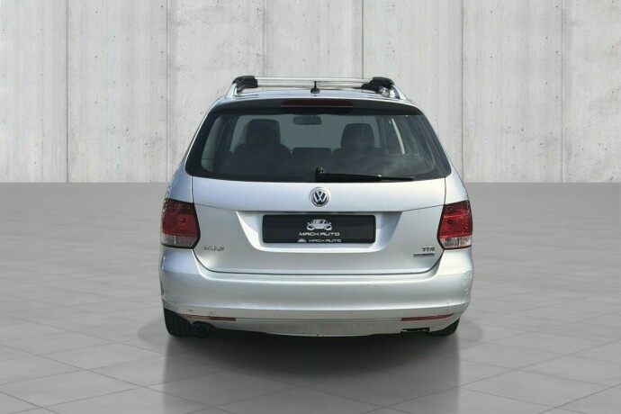 volkswagen-golf-diesel-2010-big-4