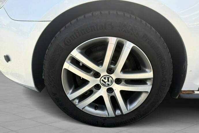 volkswagen-golf-diesel-2010-big-18