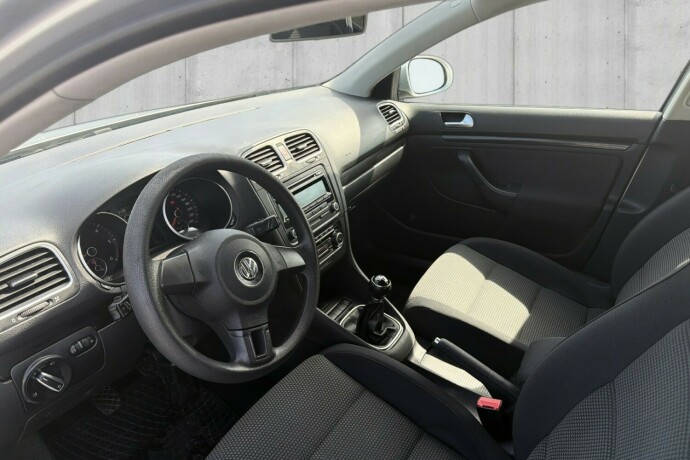 volkswagen-golf-diesel-2010-big-8