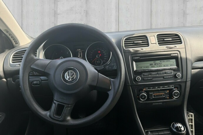 volkswagen-golf-diesel-2010-big-10