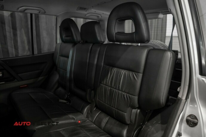 mitsubishi-pajero-diesel-2004-big-15