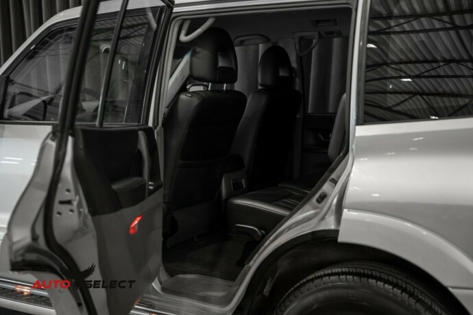 mitsubishi-pajero-diesel-2004-big-14