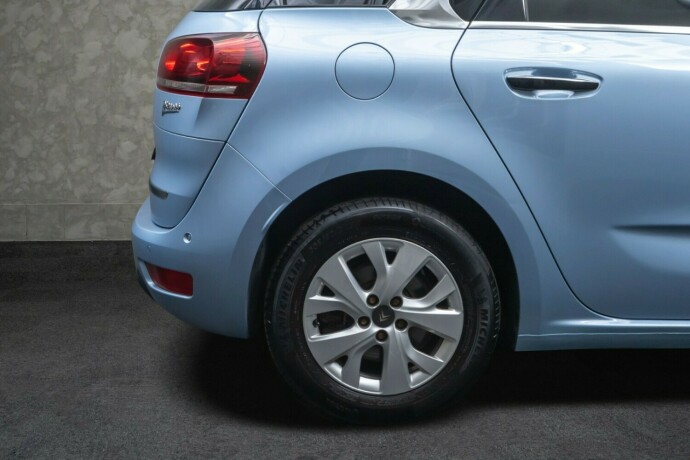 citroen-c4-picasso-bensin-2017-big-9