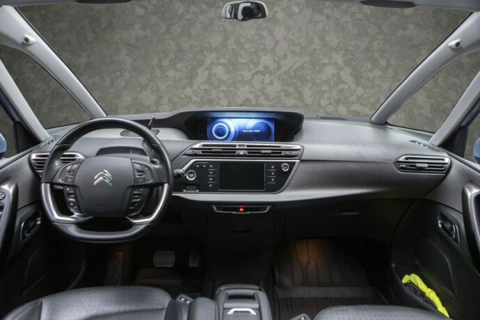 citroen-c4-picasso-bensin-2017-big-26