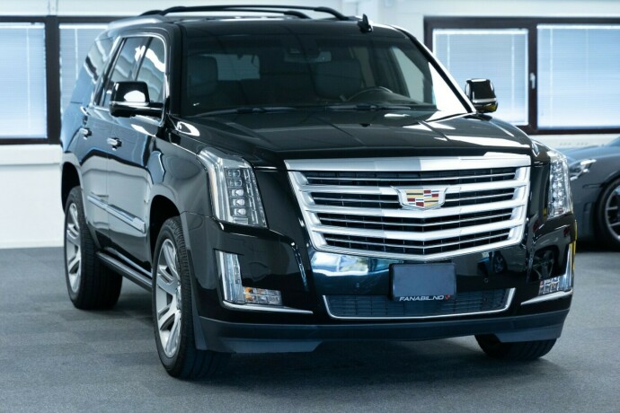cadillac-escalade-bensin-2015-big-3