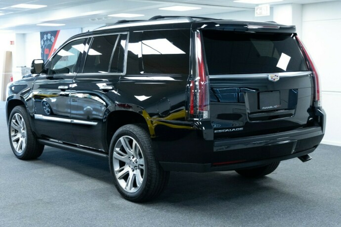 cadillac-escalade-bensin-2015-big-1