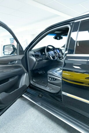 cadillac-escalade-bensin-2015-big-6
