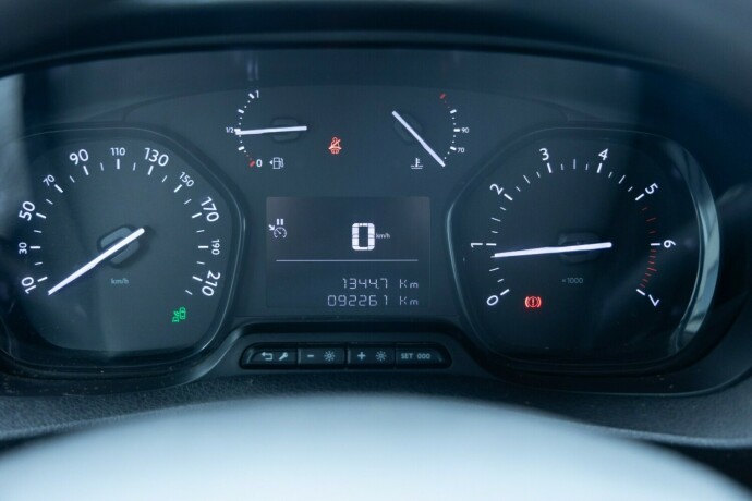peugeot-expert-diesel-2018-big-10