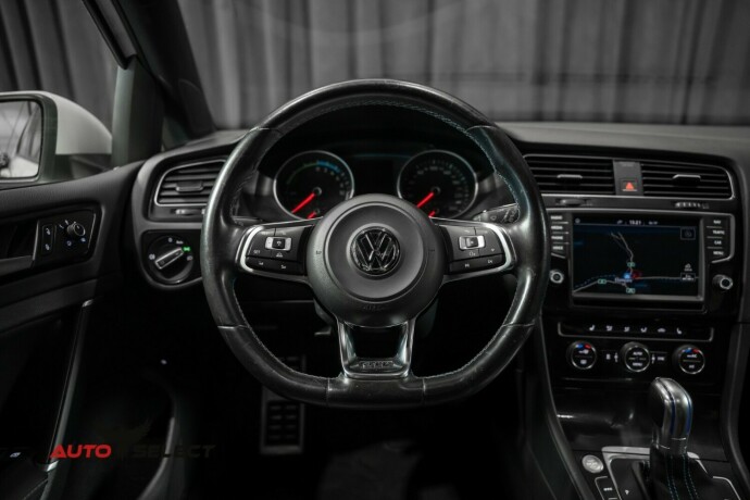 volkswagen-golf-elektrisitetbensin-2016-big-25