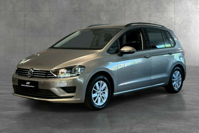 volkswagen-golf-sportsvan-bensin-2017-big-2