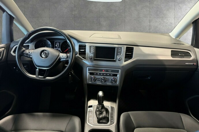 volkswagen-golf-sportsvan-bensin-2017-big-15