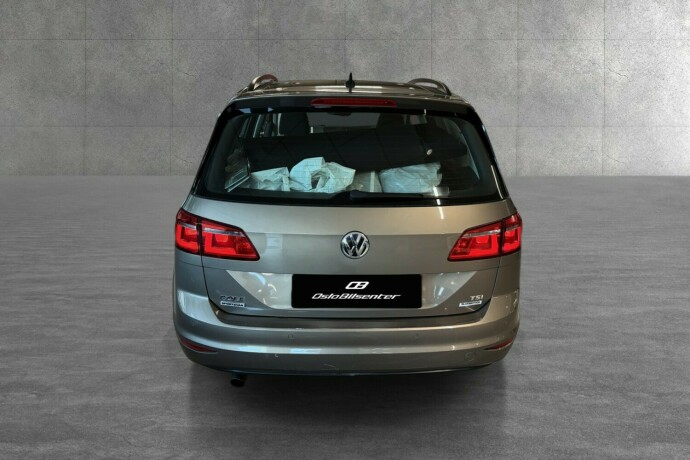 volkswagen-golf-sportsvan-bensin-2017-big-4